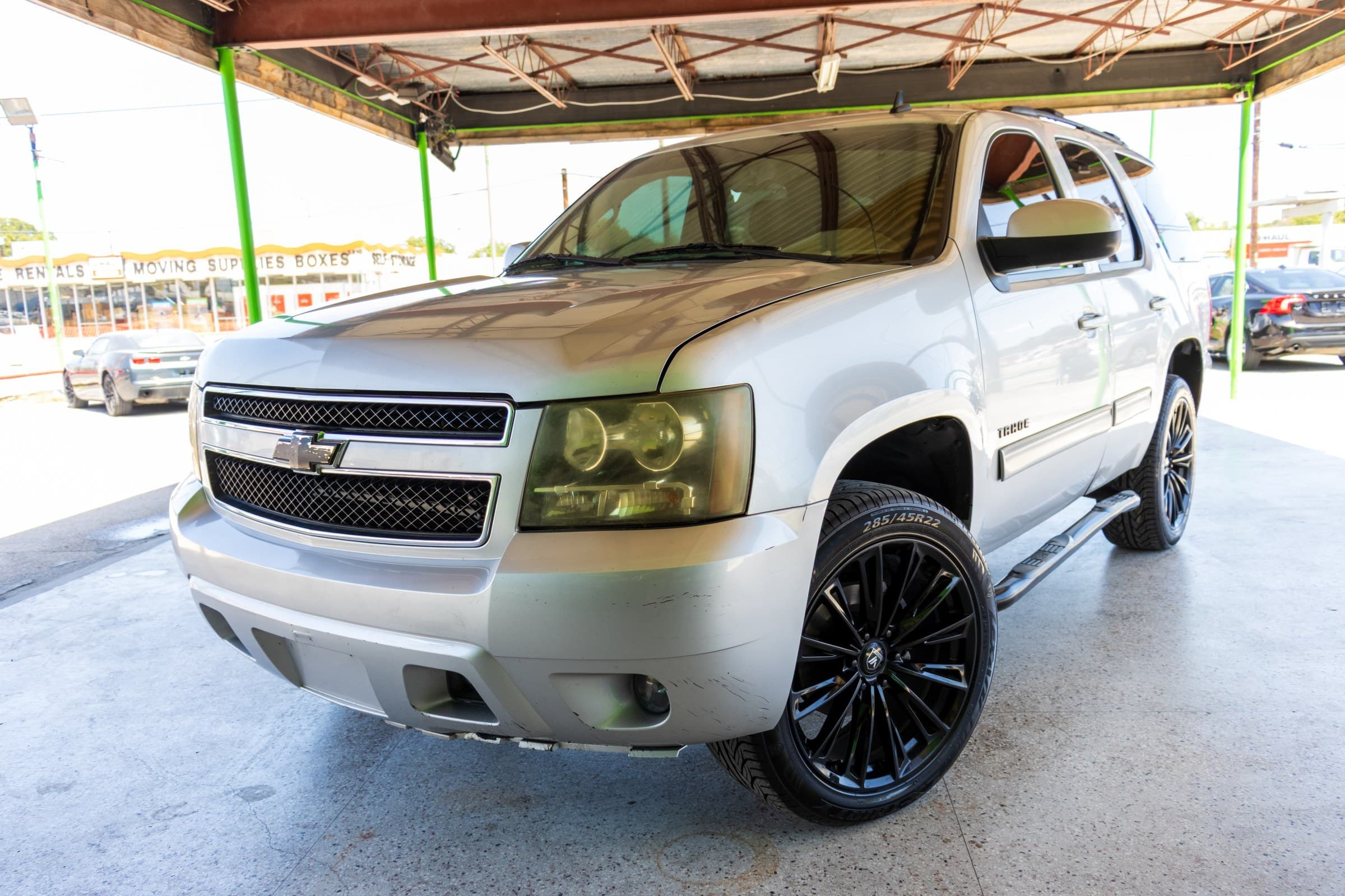2011 Chevrolet Tahoe LT, front view with grille and headlights